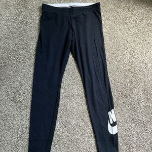 Women’s Nike leggings size medium